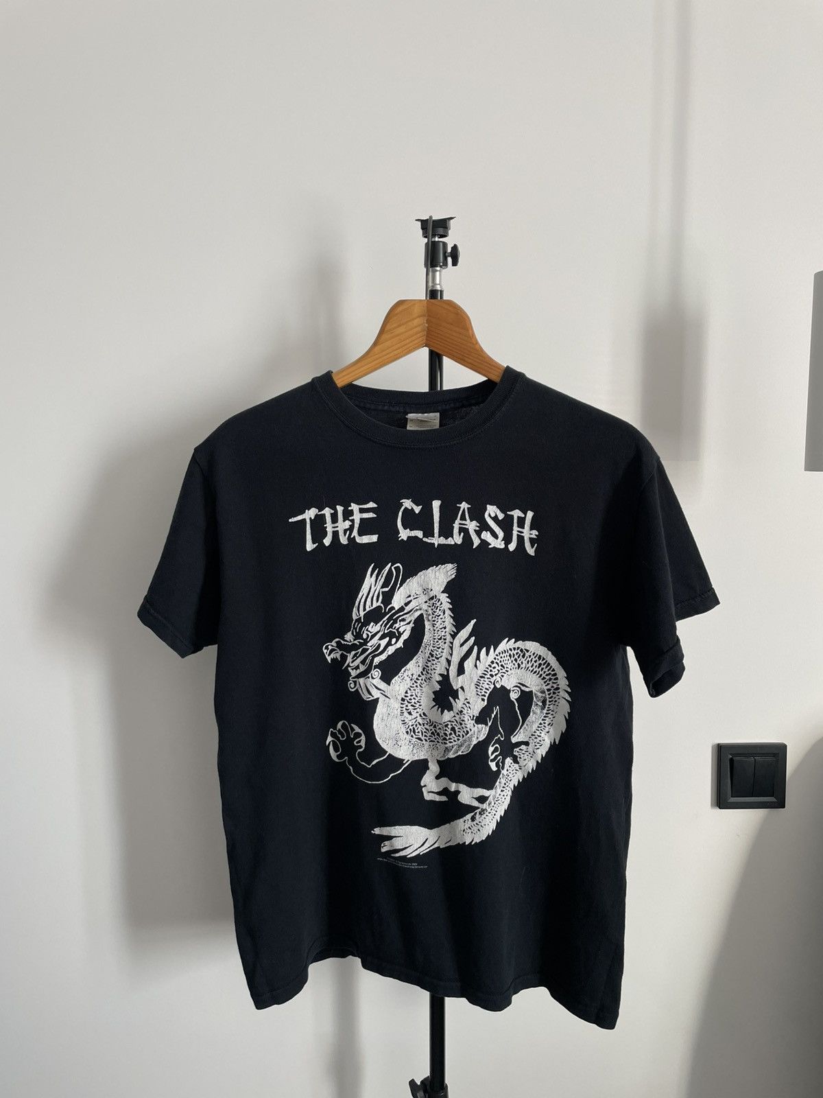 Band Tees Vintage The Clash Dragon 00’s Band T-Shirt Japanese RARE Size US M / EU 48-50 / 2 - 1 Thumbnail
