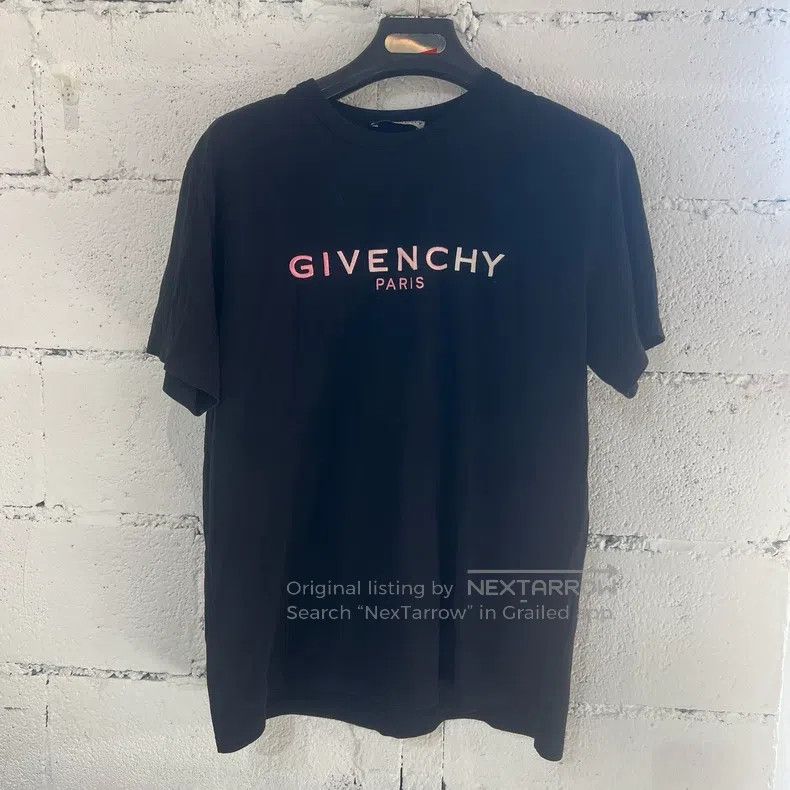 Givenchy Givenchy Black Short Sleeve T-Shirt, Size M, Front Pink Gr Size US M / EU 48-50 / 2 - 1 Thumbnail