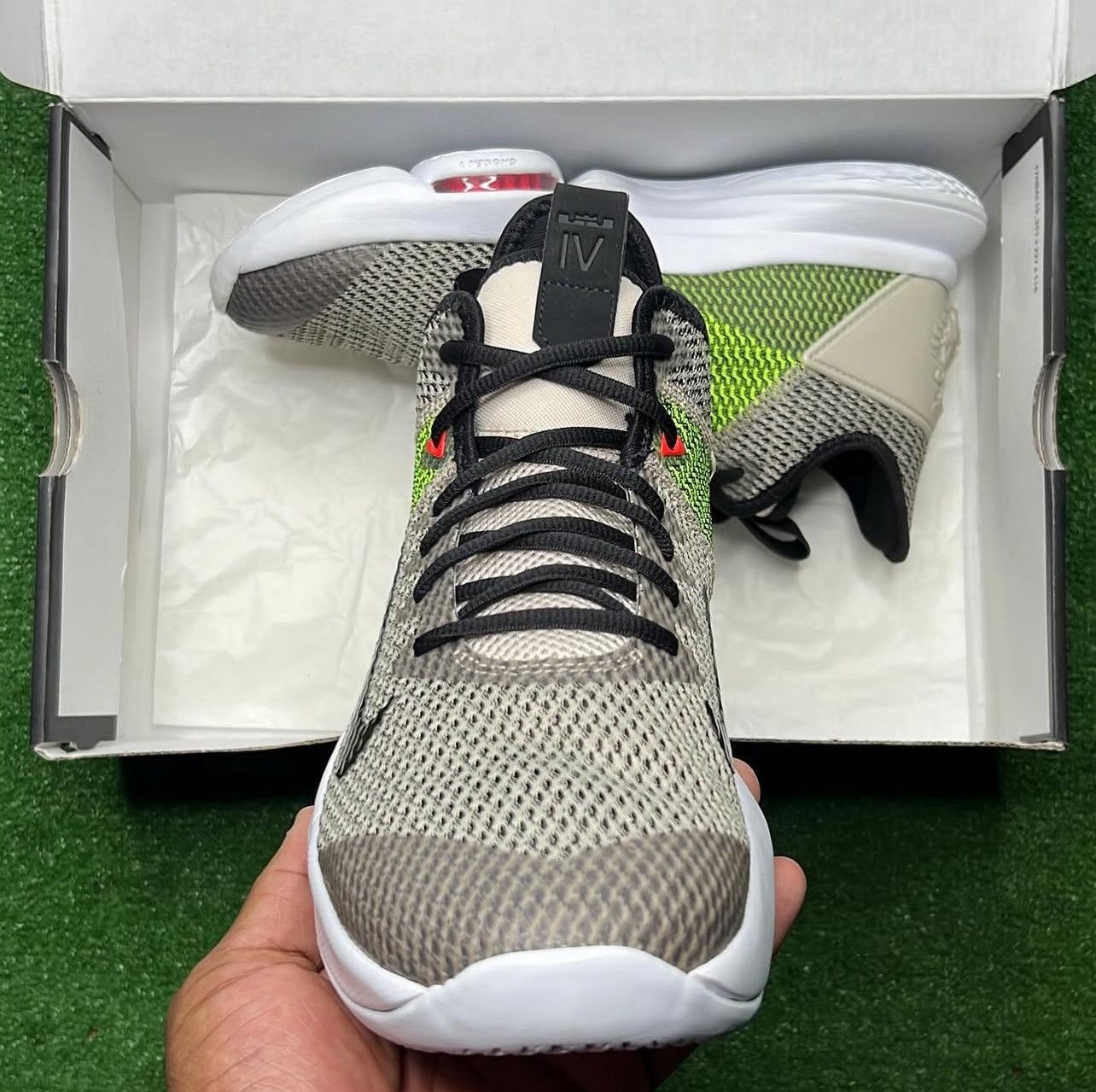 Nike LeBron Witness 4 ‘String Volt’ Size US 9.5 / EU 42-43 - 4 Thumbnail
