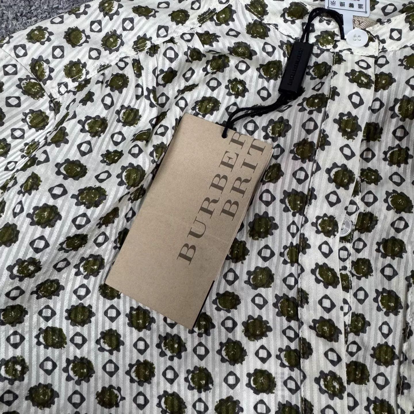 Burberry Burberry green floral silk LS XS long-sleeve shirt Size XS / US 0-2 / IT 36-38 - 5 Thumbnail