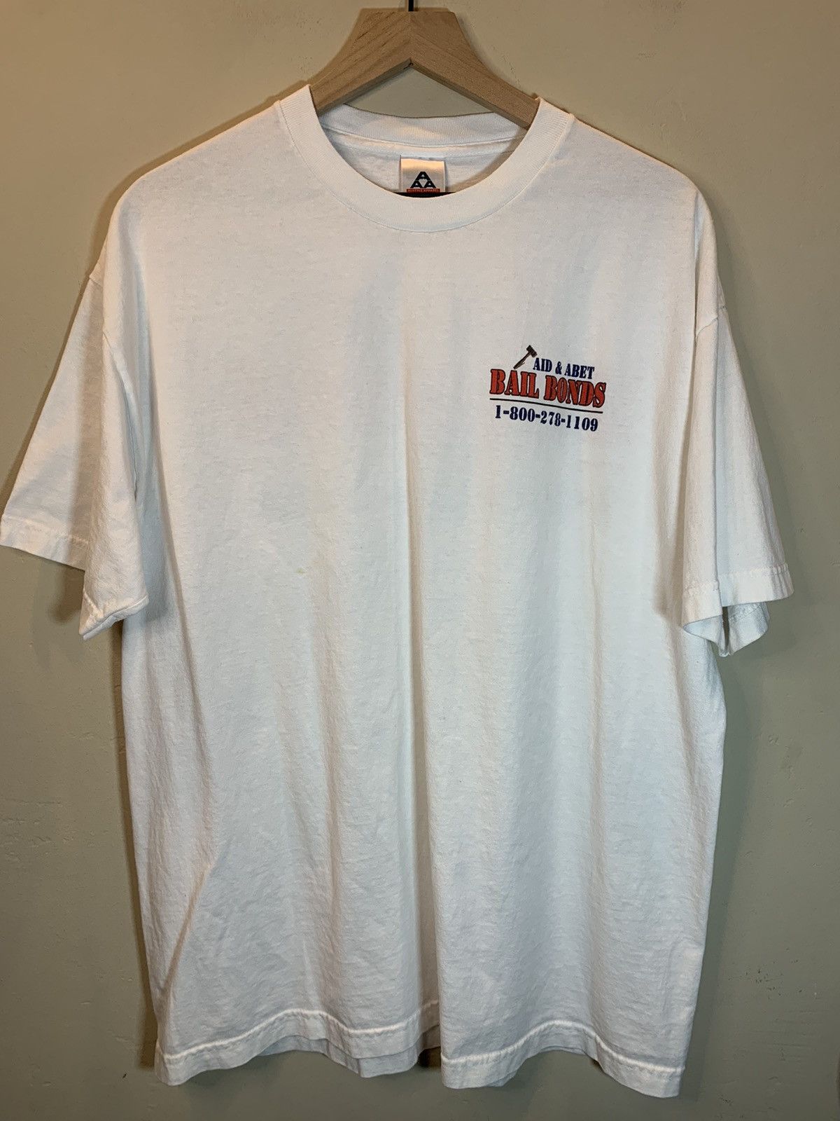 Other × Vintage *RARE* Vintage 90s Aid & Abet Bail Bonds Los Angeles T-Shirt Size US XL / EU 56 / 4 - 2 Thumbnail