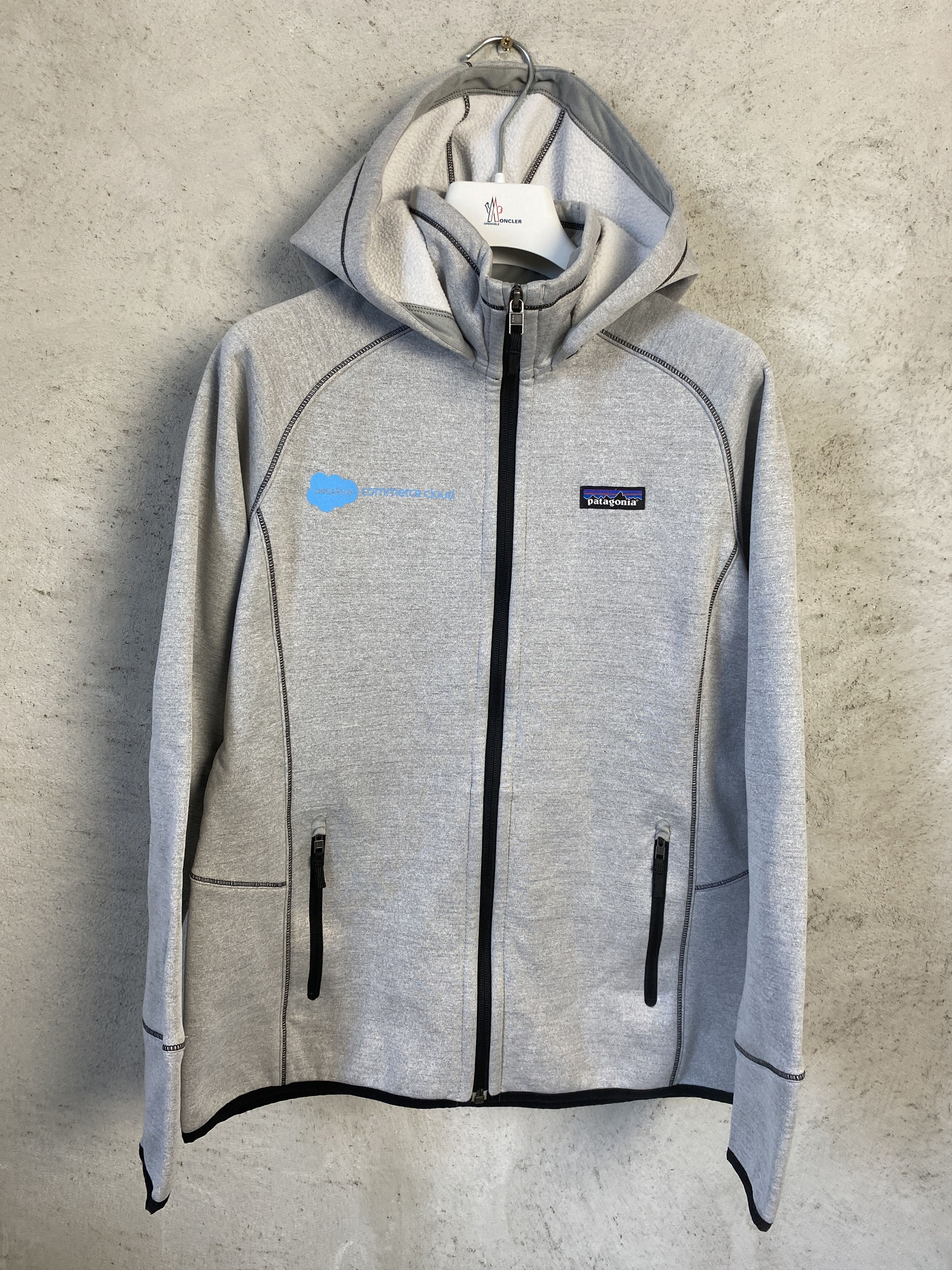 Patagonia Patagonia zip-up hoodie sweatshirt outdoor Size M / US 6-8 / IT 42-44 - 1 Thumbnail