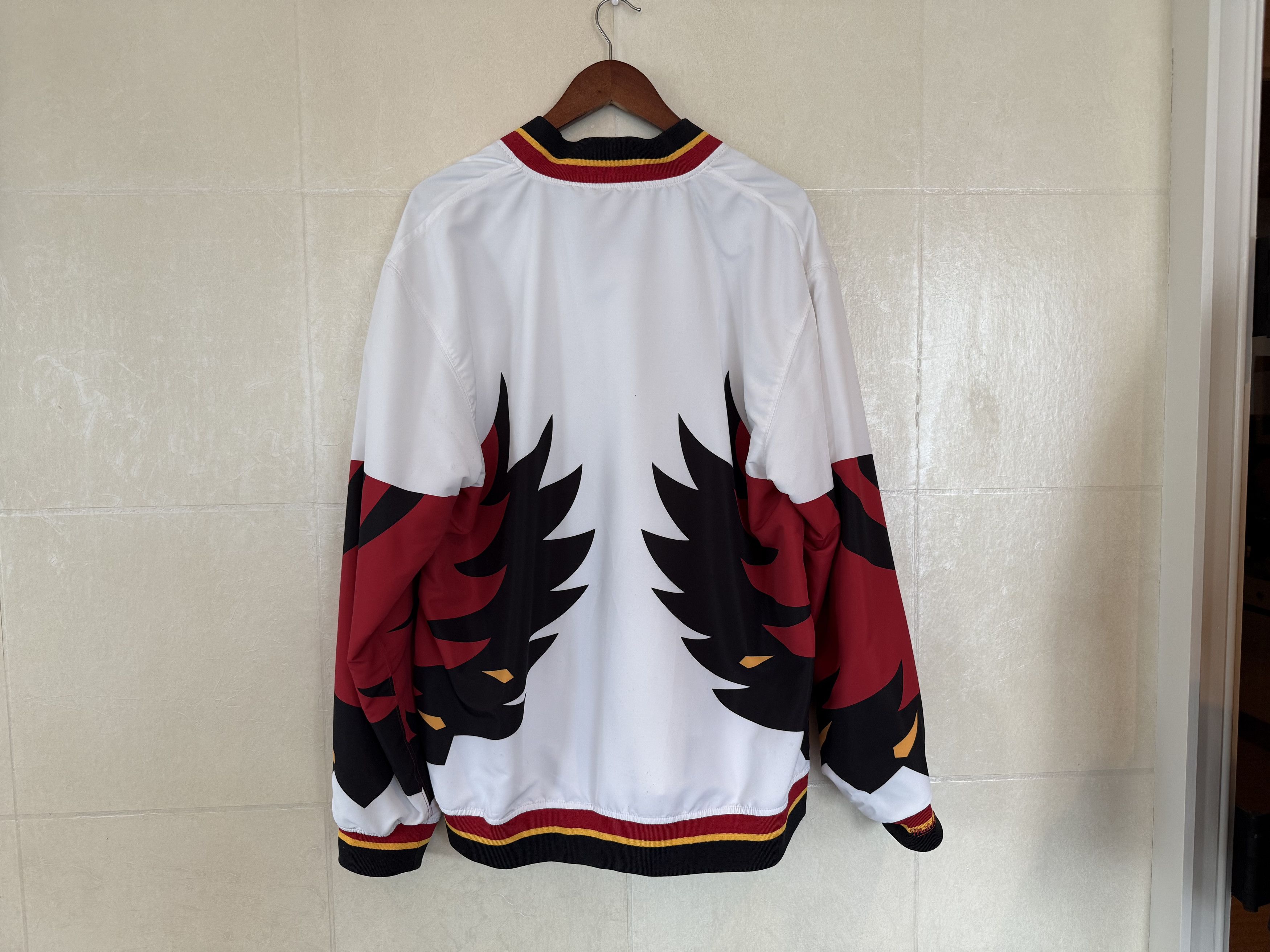 Mitchell & Ness Mitchell & Ness Hawks 95-96 Warm Up Jacket Size US XL / EU 56 / 4 - 4 Thumbnail