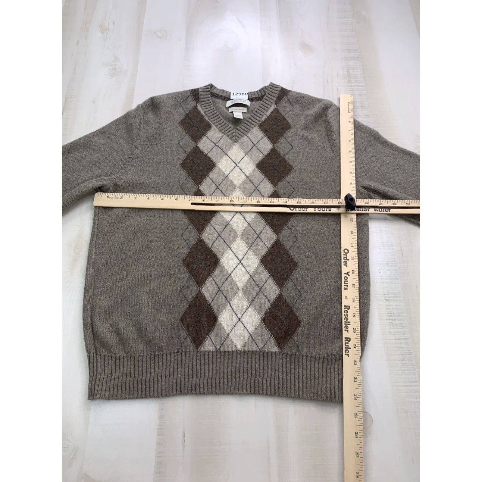 Banana Republic VINTAGE Banana Republic Luxury Blend Cashmere Angora Cotton Blend Argyle Sweater M Beige Pullover Knit V-Neck Long Sleeve Mens RAGGED? Size US M / EU 48-50 / 2 - 5 Thumbnail