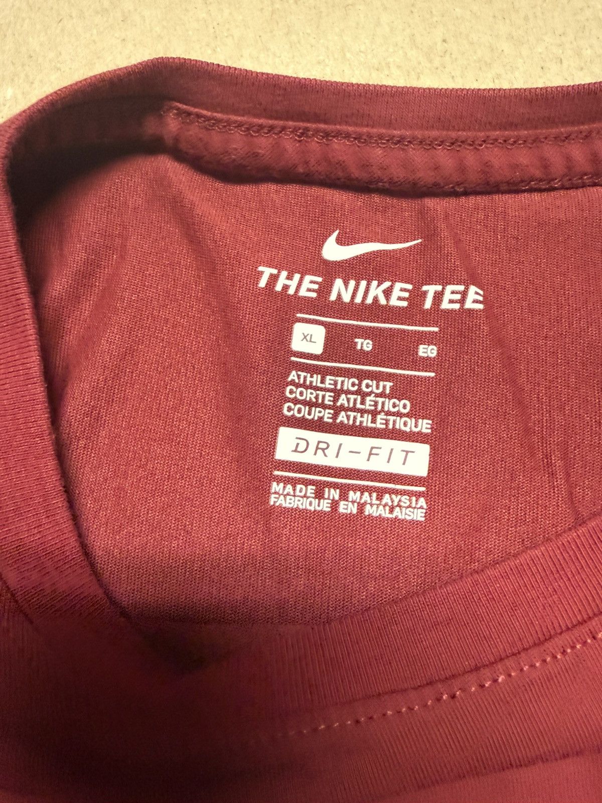 Nike Nike Drifit Tee Red workout Shirt Extra Large XL! Size US XL / EU 56 / 4 - 3 Thumbnail