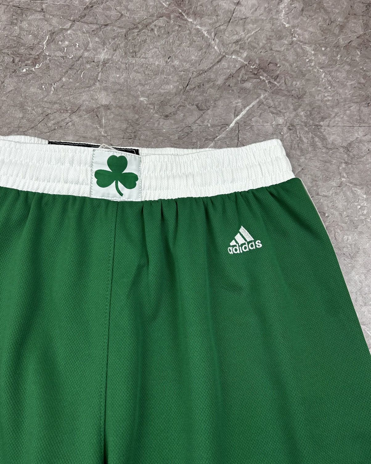 Adidas Vintage Adidas shorts NBA Celtic basketball style size m Size US 32 / EU 48 - 2 Thumbnail