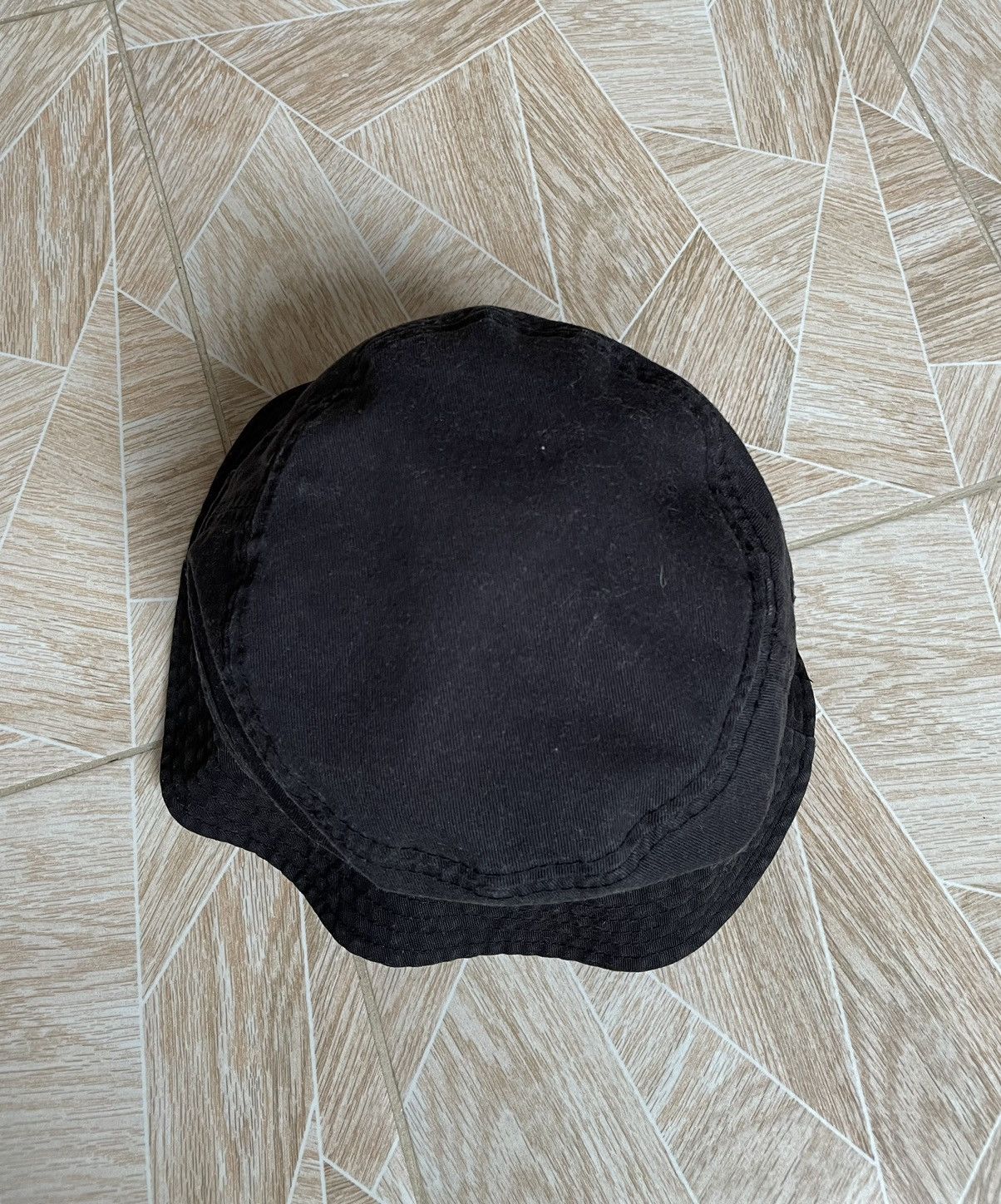 Burberry Retro New Era Logo Black Y2K Streetwear Hype Bucket Hat Size ONE SIZE - 4 Thumbnail