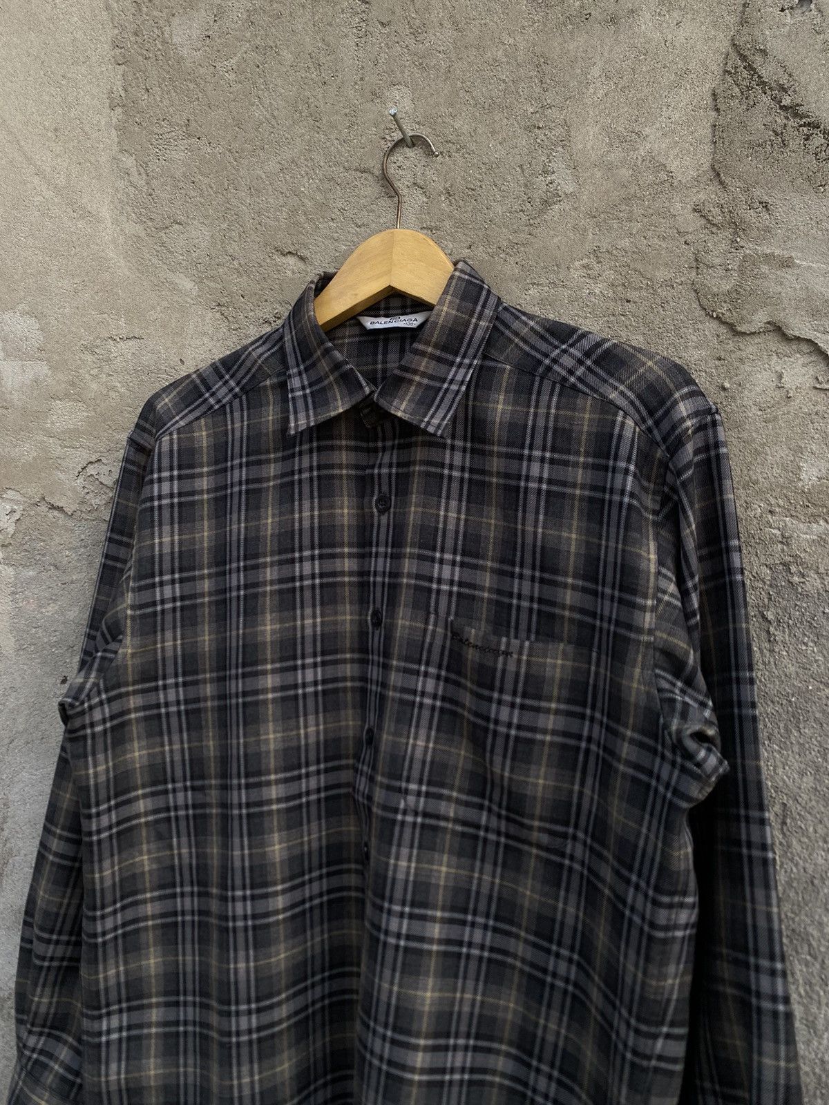 Balenciaga Vintage Balenciaga Plaid button up shirt Size US L / EU 52-54 / 3 - 2 Thumbnail