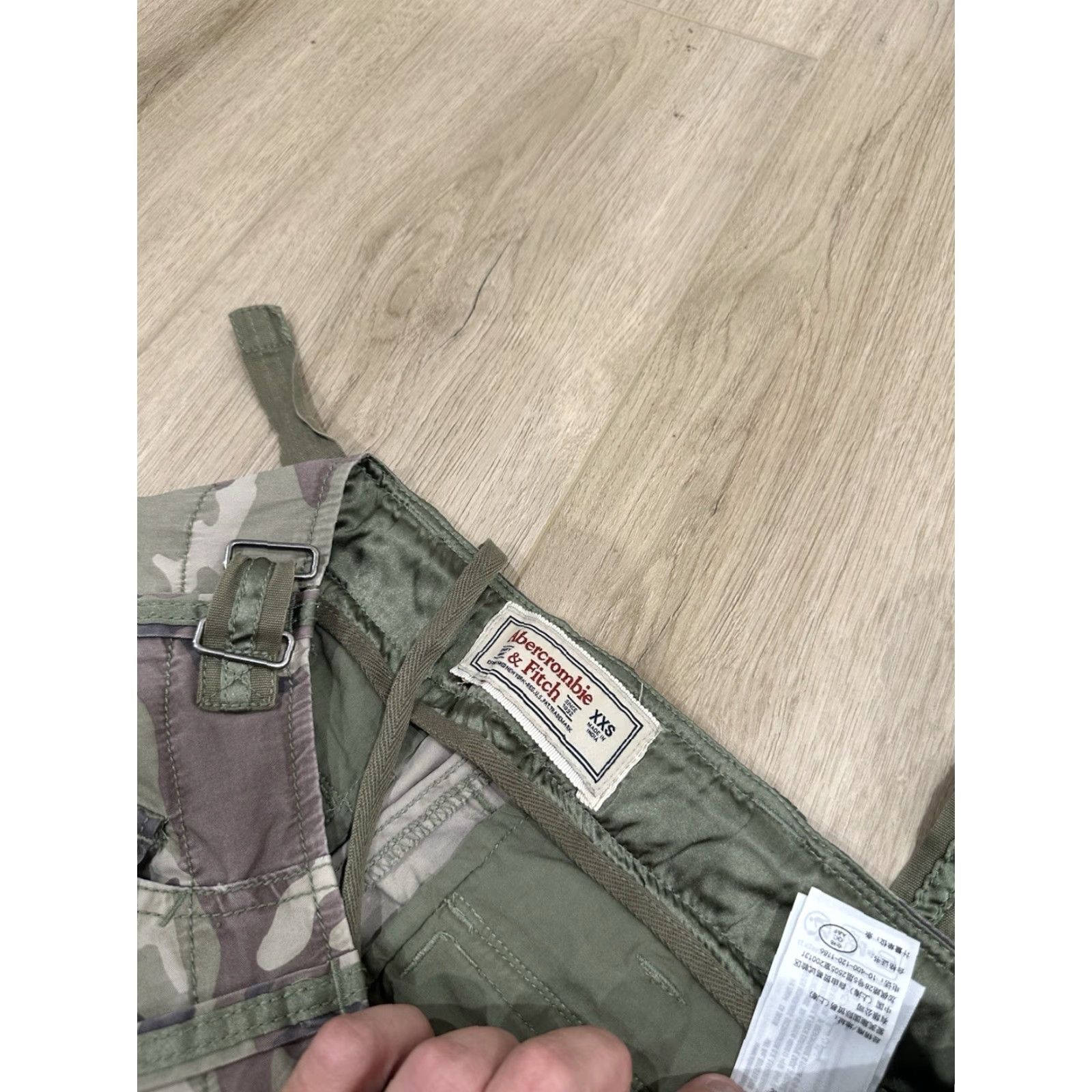 Abercrombie & Fitch VINTAGE Abercrombie & Fitch Pants Womens 28x30.5 Camo Cargo Y2K Baggy Paratooper Green Cotton Blend Twill Relaxed Straight Mens? No. Size 28" / US 6 / IT 42 - 6 Thumbnail