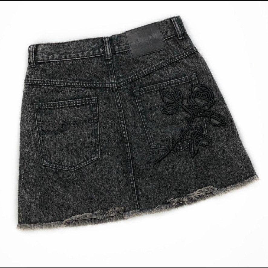 Marc Jacobs Marc Jacobs x Disney Embellished Mini Skirt - RARE Size 27 Size 27" / US 4 / IT 40 - 7 Thumbnail