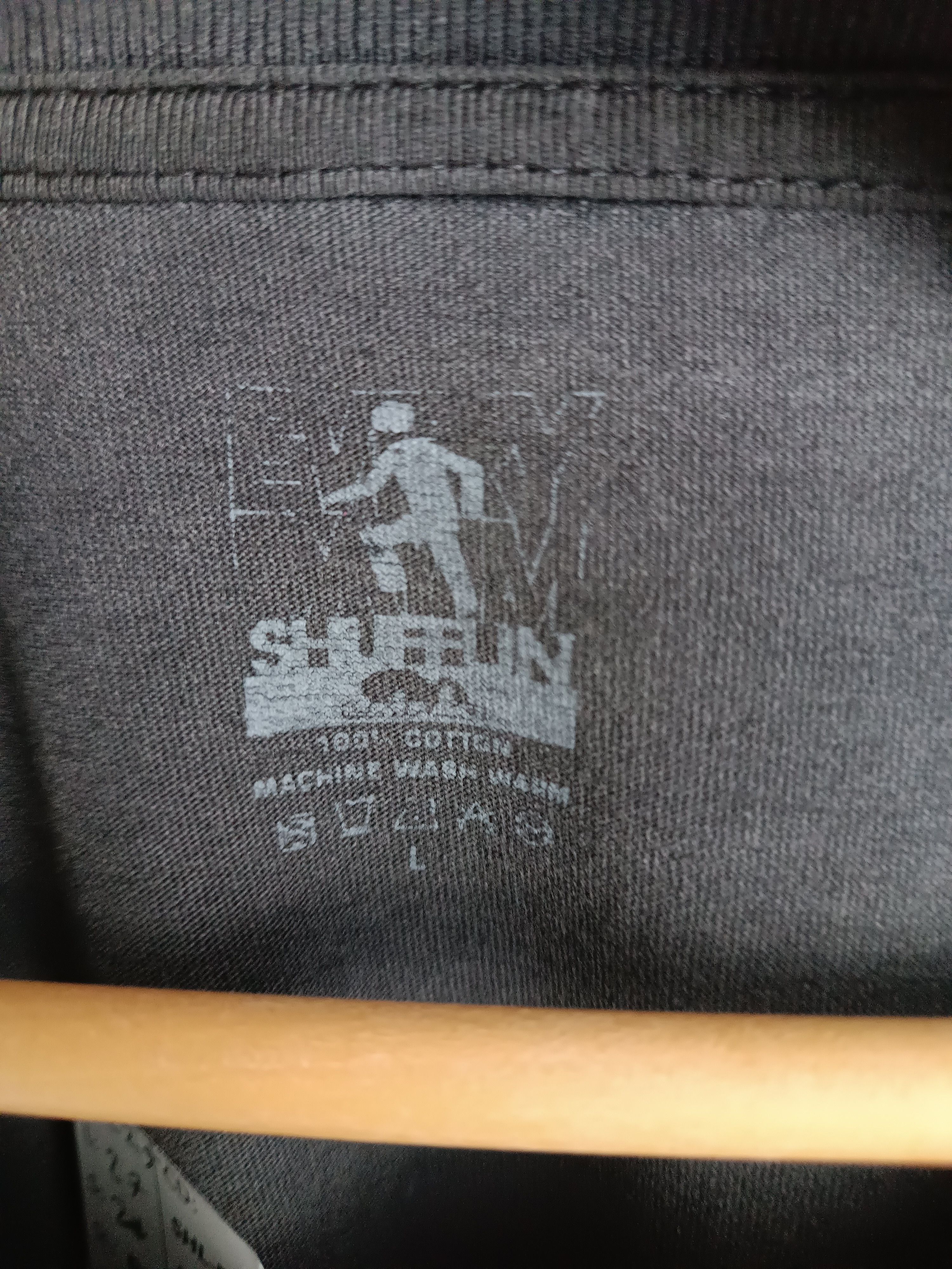 Band Tees THRASHED FADED VINTAGE Y2K LMFAO EVERYDAY IM SHUFFLIN GUETTA Size US L / EU 52-54 / 3 - 9 Thumbnail
