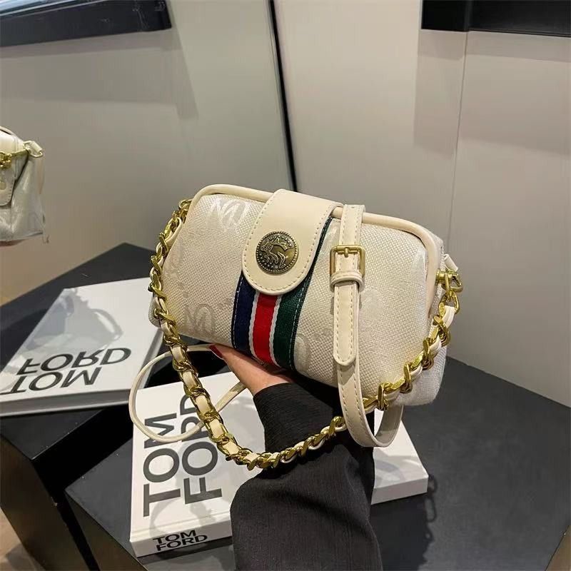 Vintage Early Autumn Versatile Ins Shoulder Crossbody Bag in White, Women's
