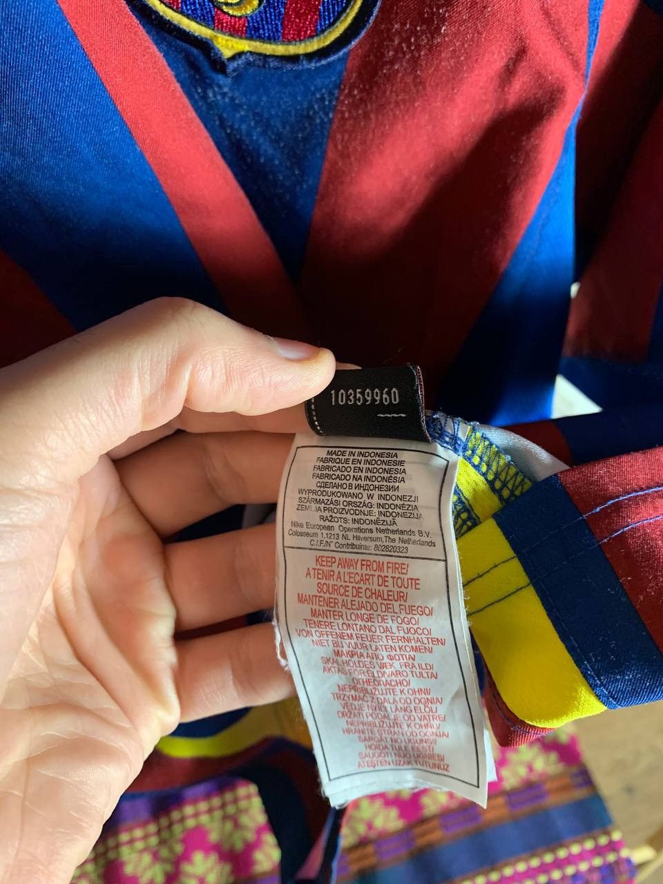 Nike VERY RARE NIKE FC BARCELONA SPAIN SOCCER JERSEY RETRO 90s Size US L / EU 52-54 / 3 - 11 Thumbnail