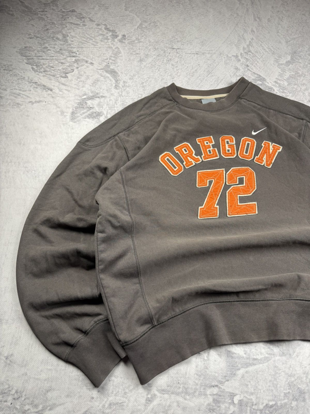 Nike × Vintage NIKE VINTAGE CENTER LOGO OVERSIZE BOXY SWEATSHIRT Size US L / EU 52-54 / 3 - 3 Thumbnail