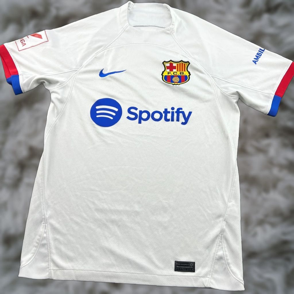 Nike Nike Barcelona 2023 2024 Away Football Jersey Shirt White S Men Short Sleeve Pullover Regular Size Athletic Quick Dry Jersey Size US S / EU 44-46 / 1 - 1 Thumbnail