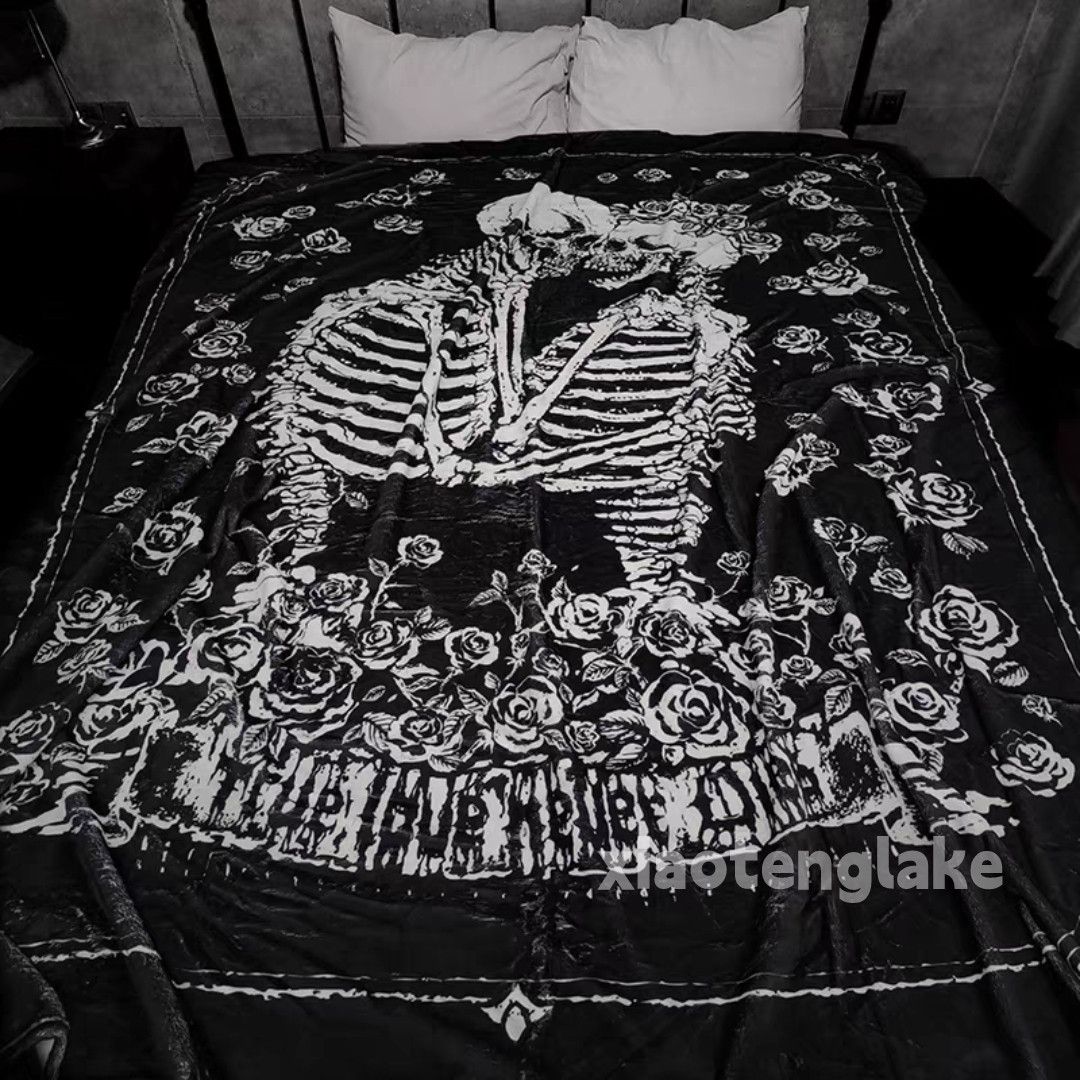Designer × Japanese Brand × Vintage Utility bedroom dark Gothic skull pattern tapestry blanket Size ONE SIZE - 1 Thumbnail