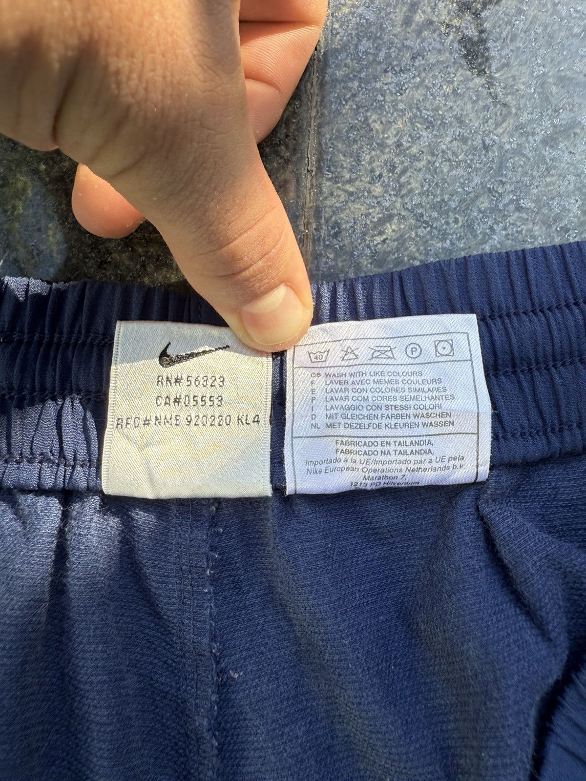 Nike 90’s NIKE RARE SWOOSH LOGO Y2K RETRO VINTAGE ZIP NYLON PANTS Size US 32 / EU 48 - 13 Thumbnail