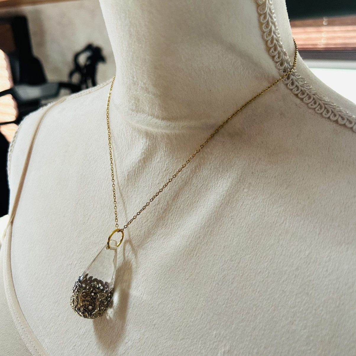 Vintage Handcrafted filigree capped faceted lucite stone necklace Size ONE SIZE - 4 Thumbnail
