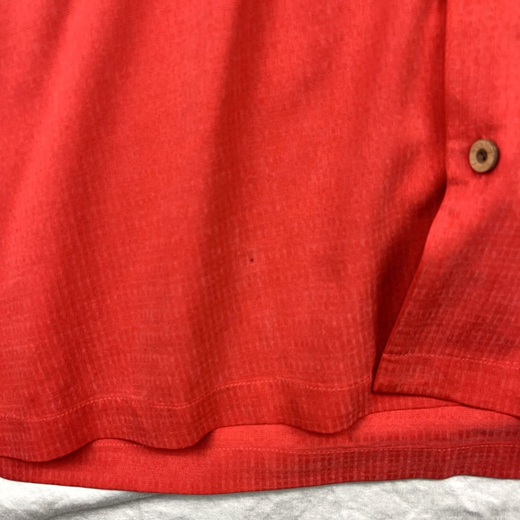 Tommy Bahama Tommy Bahama Shirt Men 2XL Solid Red Silk Short Sleeve Button-Up Hawaiian Beach Casual Shirt Womens? Size US XXL / EU 58 / 5 - 4 Thumbnail