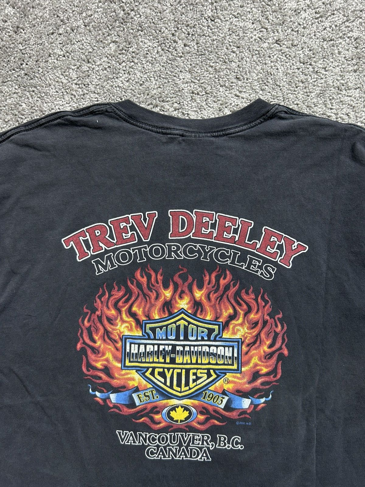Vintage Vintage Y2K Harley Flames Engine Tee Made in Canada 2004 Size US XL / EU 56 / 4 - 6 Thumbnail