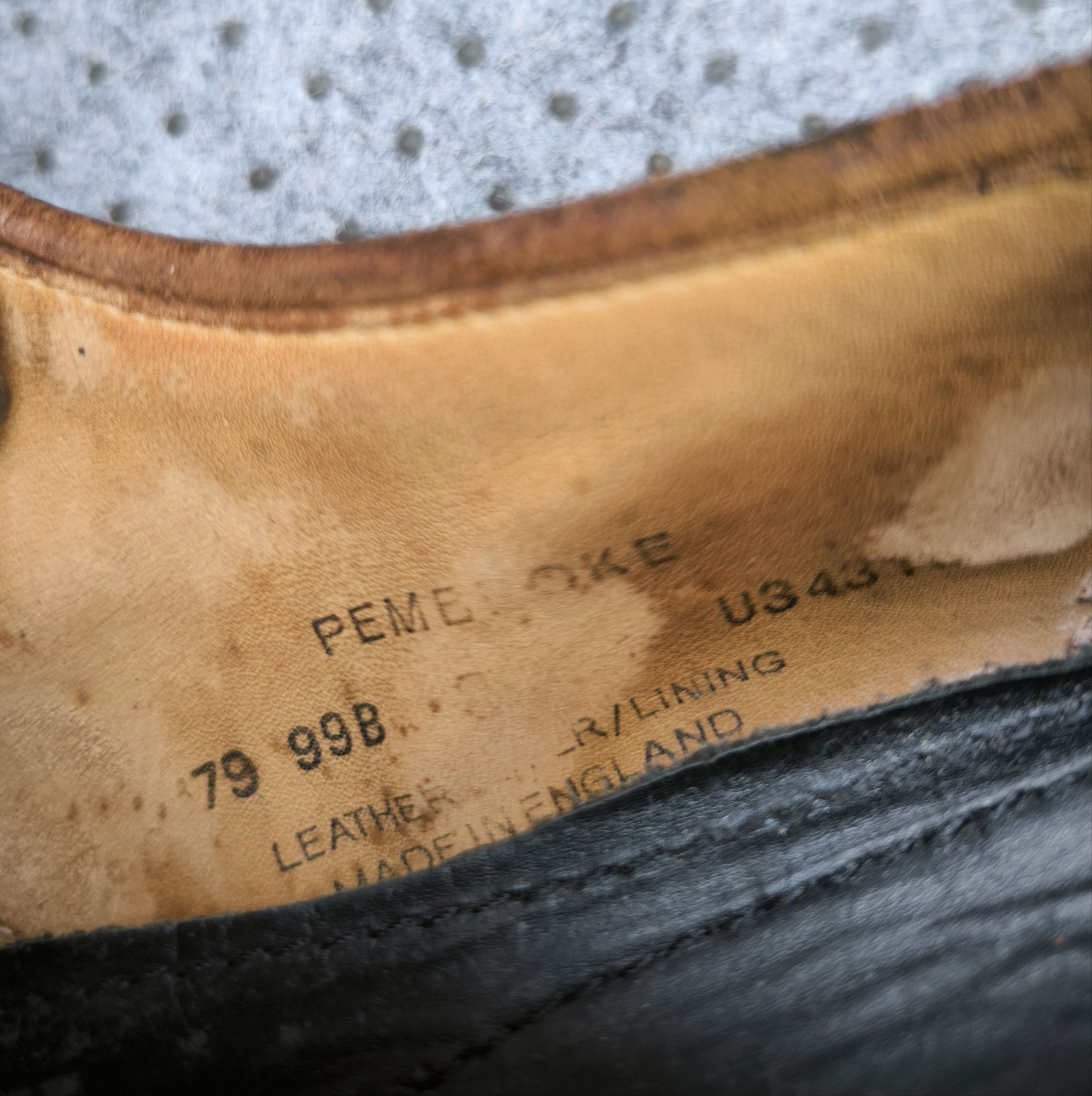 Crockett & Jones CROCKETT & JONES Pembroke Tan Scotch Grain wingtip shoes Size US 9.5 / EU 42-43 - 11 Thumbnail