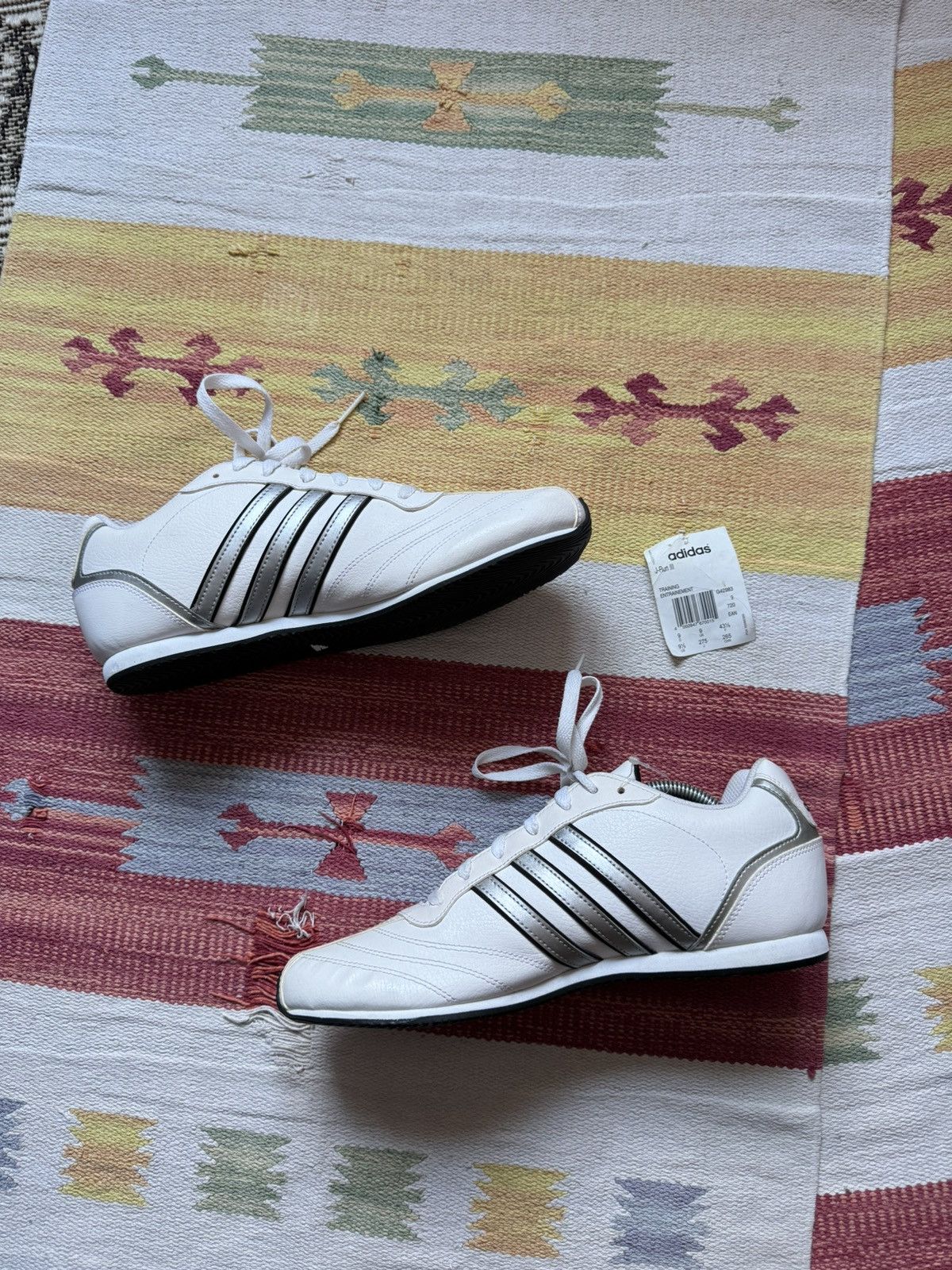 Vintage Vintage Adidas 2011 J Run-III y2k Low “White” Sport Sneakers Size US 9.5 / EU 42-43 - 3 Thumbnail