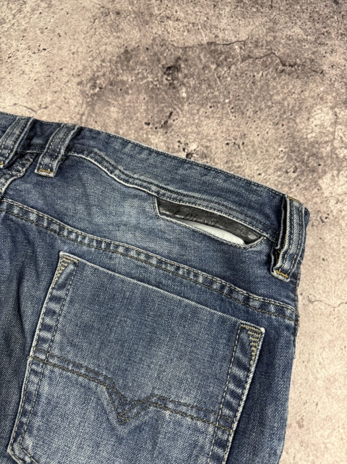 Diesel Vintage Diesel Jeans Baggy Mud Washed Japanese Avant Garde Size US 34 / EU 50 - 7 Thumbnail