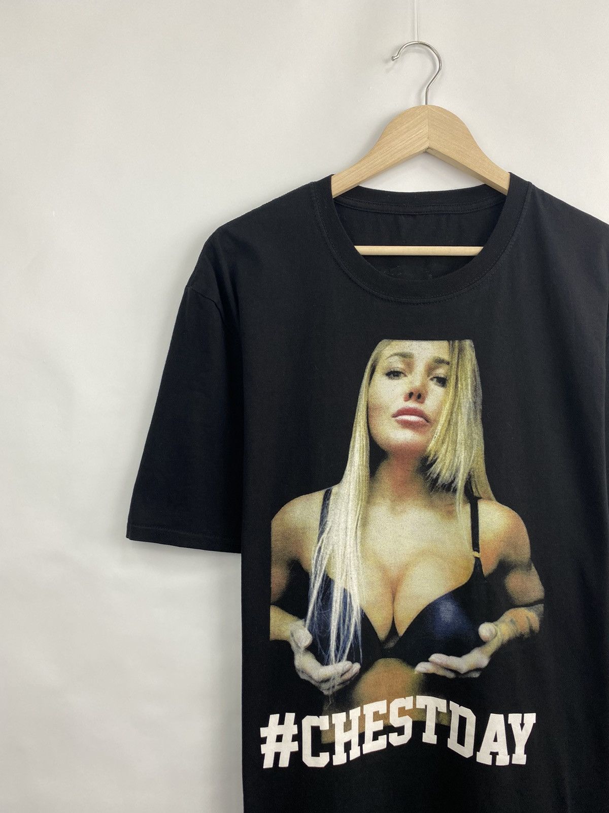 Vintage 🇺🇸 Vintage Y2K Chest Day Sex Girl Tits T-shirt rare Y2K Size US L / EU 52-54 / 3 - 3 Thumbnail