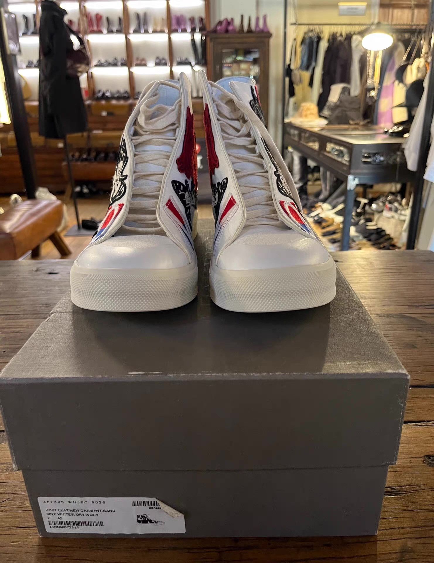Alexander McQueen Alexander McQueen 17SS men’s white heavy‑emblem Ｑ25 Size US 7 / EU 40 - 1 Thumbnail