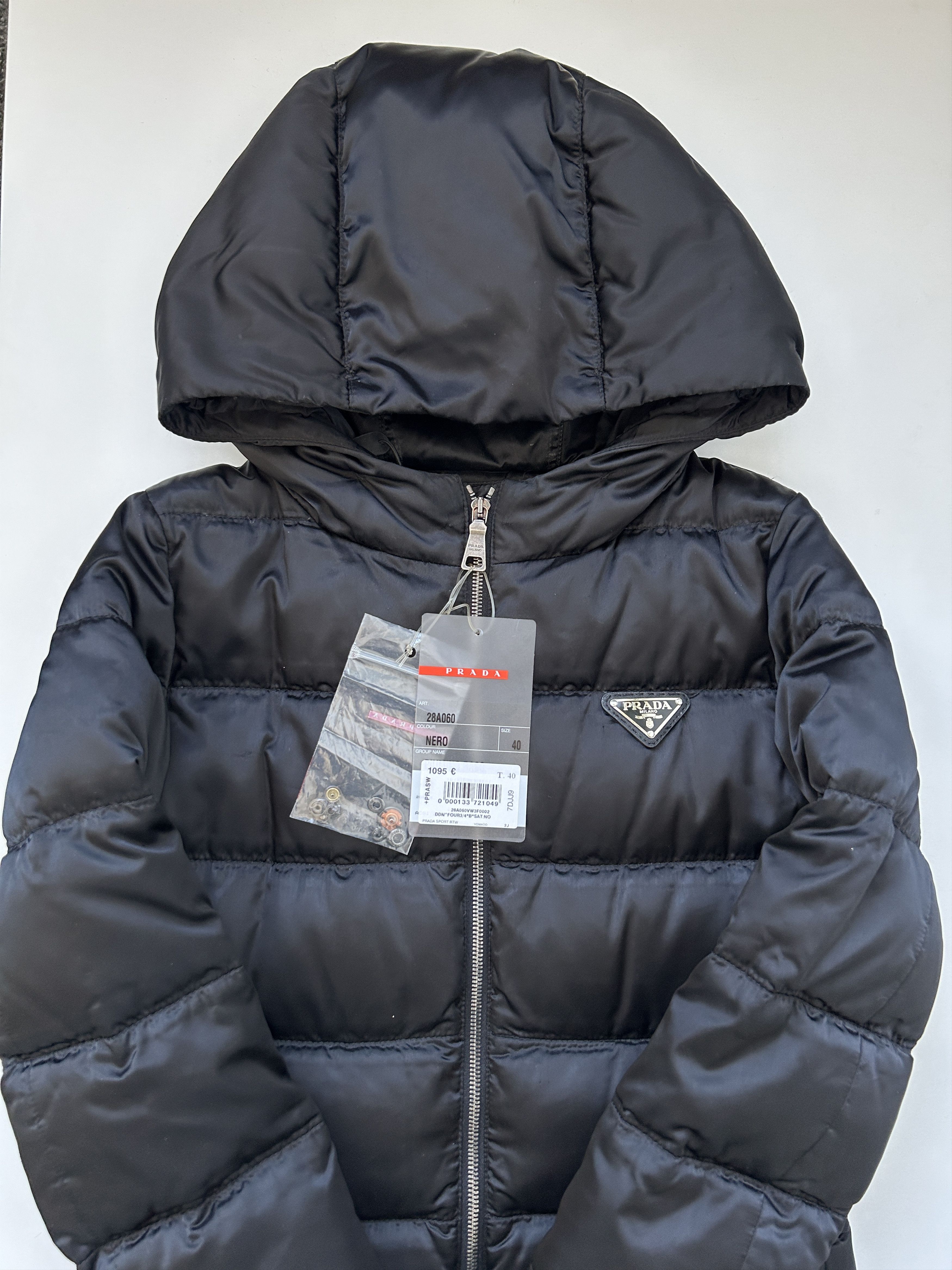 Prada AW2010 Prada sport triangle logo puffer jacket Size S / US 4 / IT 40 - 16 Thumbnail