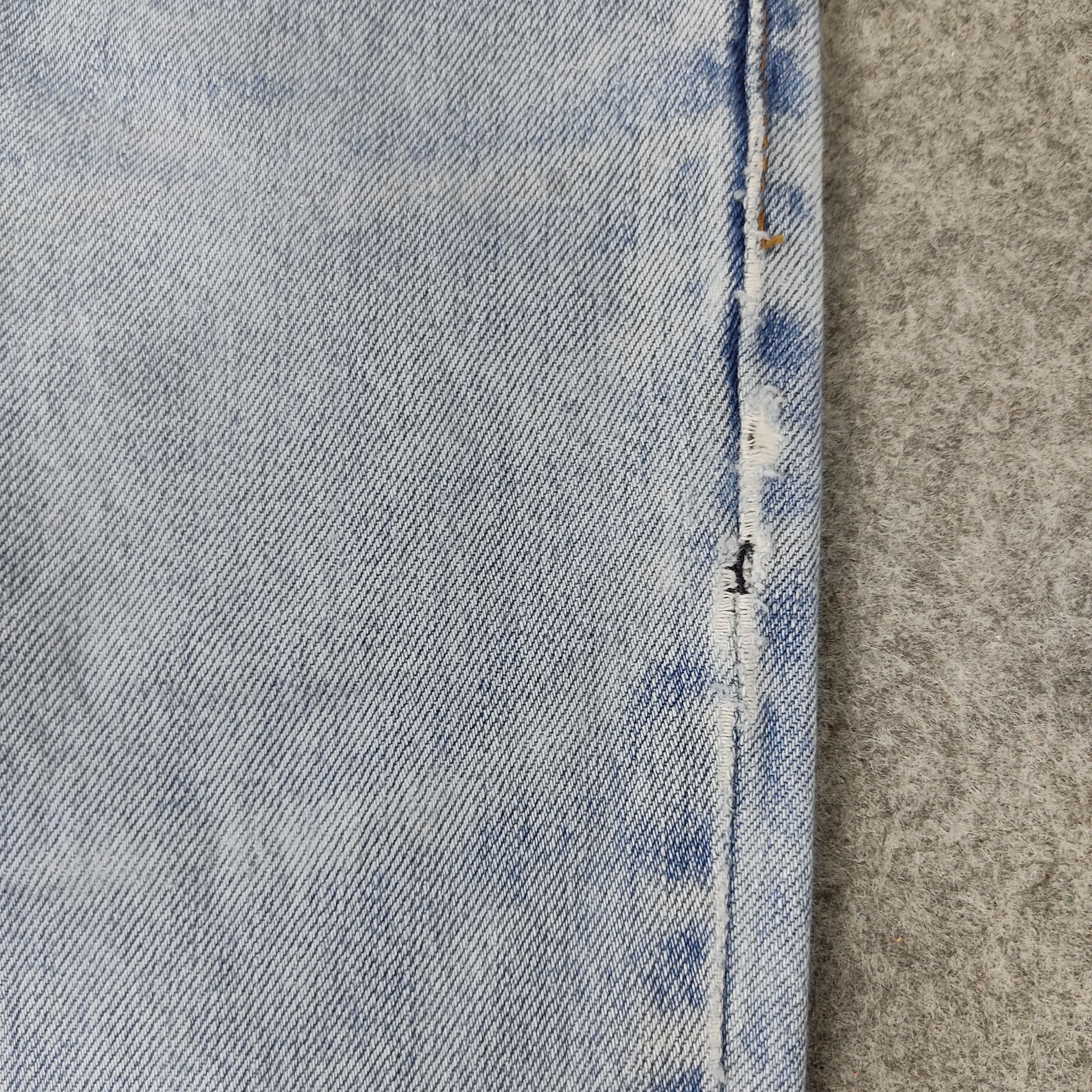 Levi's × Vintage Vintage Levis 560 Blue Light Wash Jeans L343 Size US 33 - 4 Thumbnail