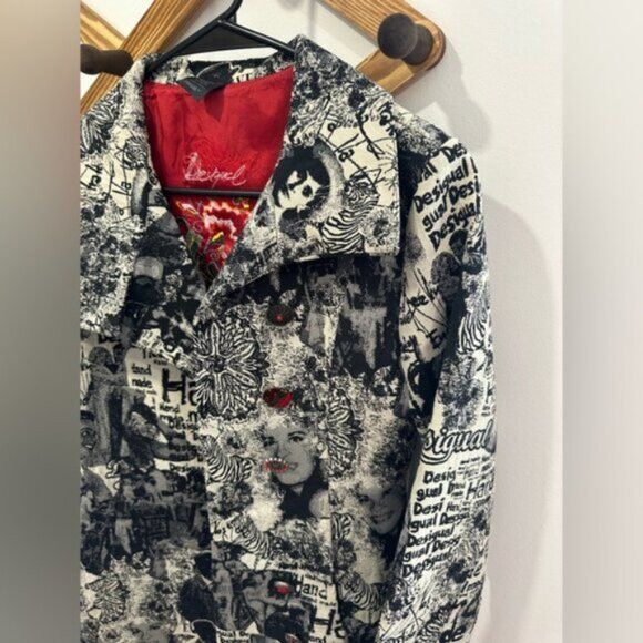 Desigual RARE - VINTAGE Desigual Black and White Graphic Women's Coat Size S / US 4 / IT 40 - 6 Thumbnail