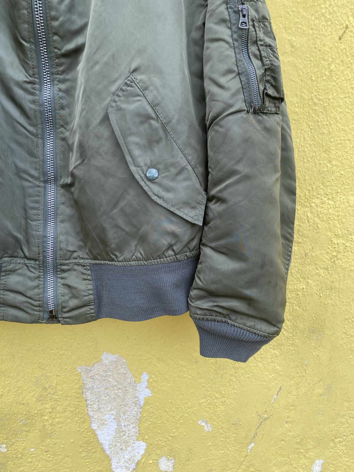 Alpha Industries × Vintage Vintage ma-1 Alpha industries bomber jacket Size US L / EU 52-54 / 3 - 7 Thumbnail