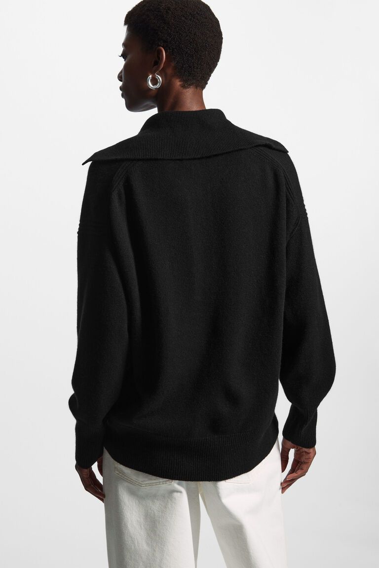 Cos COS Spread Collar Pure Cashmere Black Jumper Sweater Size S / US 4 / IT 40 - 2 Thumbnail