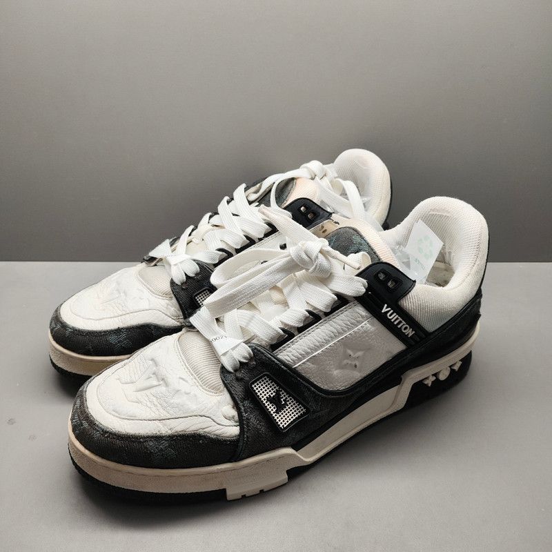 Louis Vuitton Louis Vuitton Panda Print Low-Top Sneakers 0079 Size US 9 / IT 39 - 1 Thumbnail