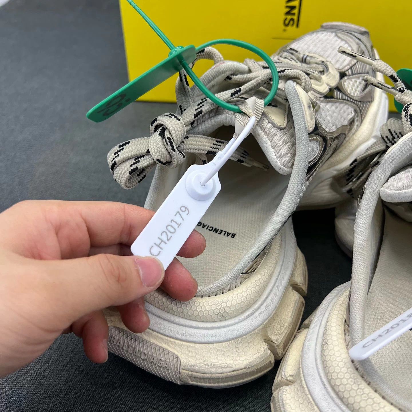 Balenciaga Balenciaga 3XL Beige Mules 38 Size US 8 / IT 38 - 9 Thumbnail