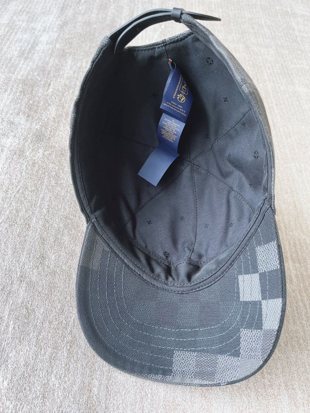 Louis Vuitton This is Louis Vuitton's new fashion hat Size ONE SIZE - 4 Thumbnail