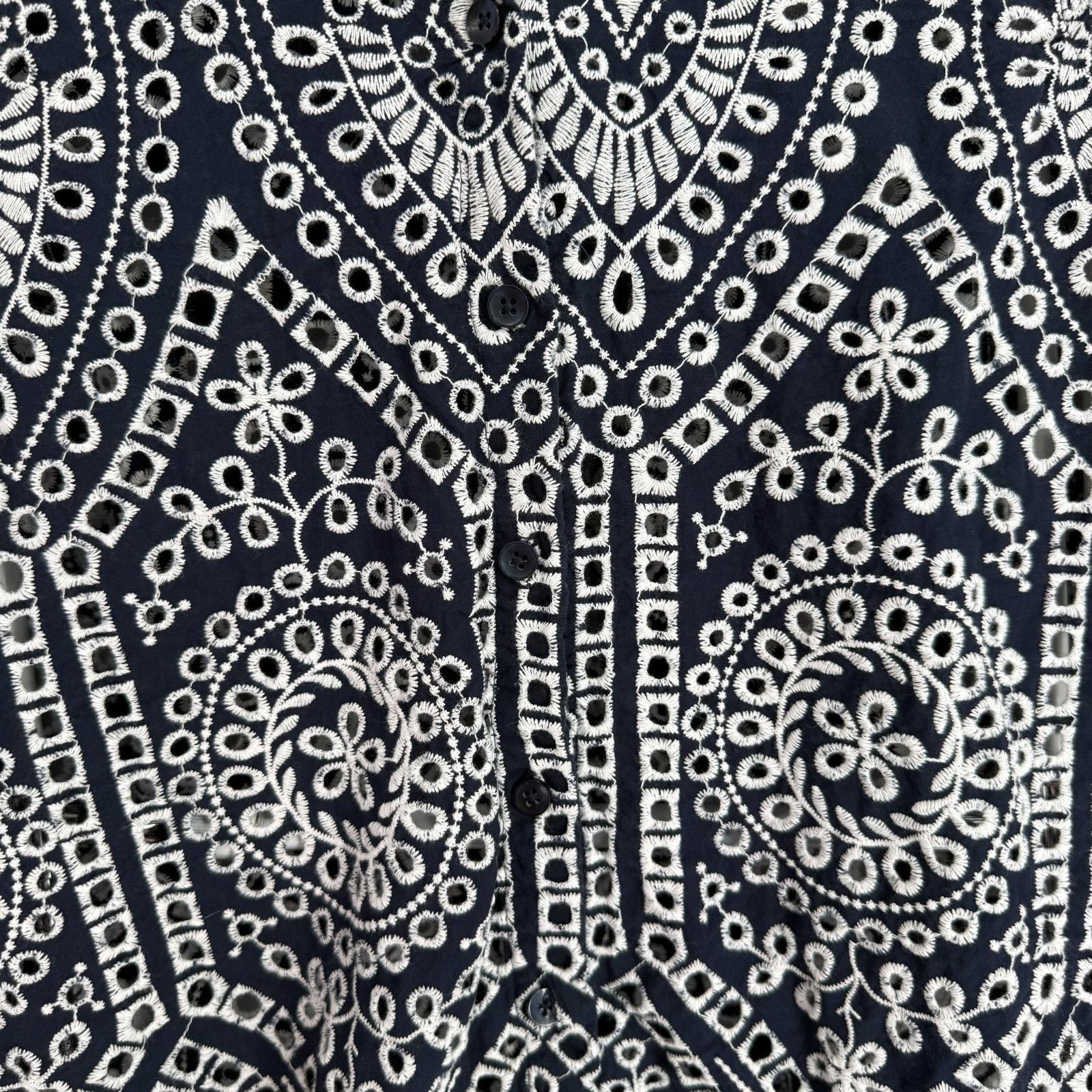 Chicos Chicos Tunic Top Womens Medium Navy Embroidered Eyelet Geome Size M / US 6-8 / IT 42-44 - 4 Thumbnail