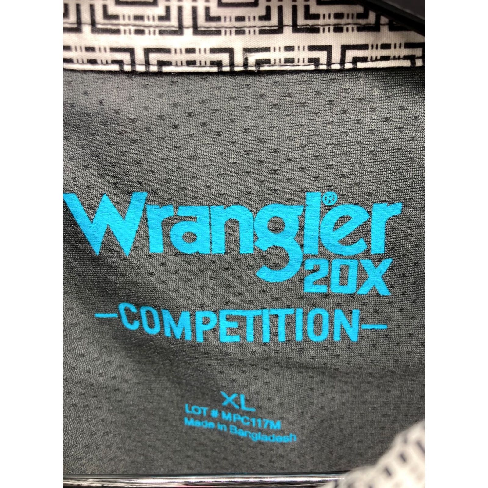 Wrangler VINTAGE? No. Wrangler 20X Competition Button Down Shirt Mens XL White Geometric Print Size US XL / EU 56 / 4 - 7 Thumbnail
