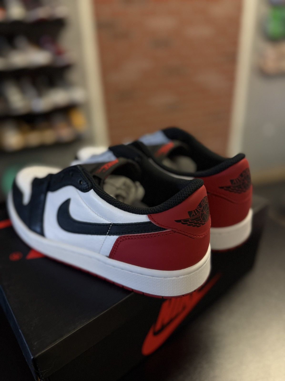 Jordan Brand × Nike Nike Jordan 1 Low Black Toe 2023 Size 9 Size US 9 / EU 42 - 6 Thumbnail