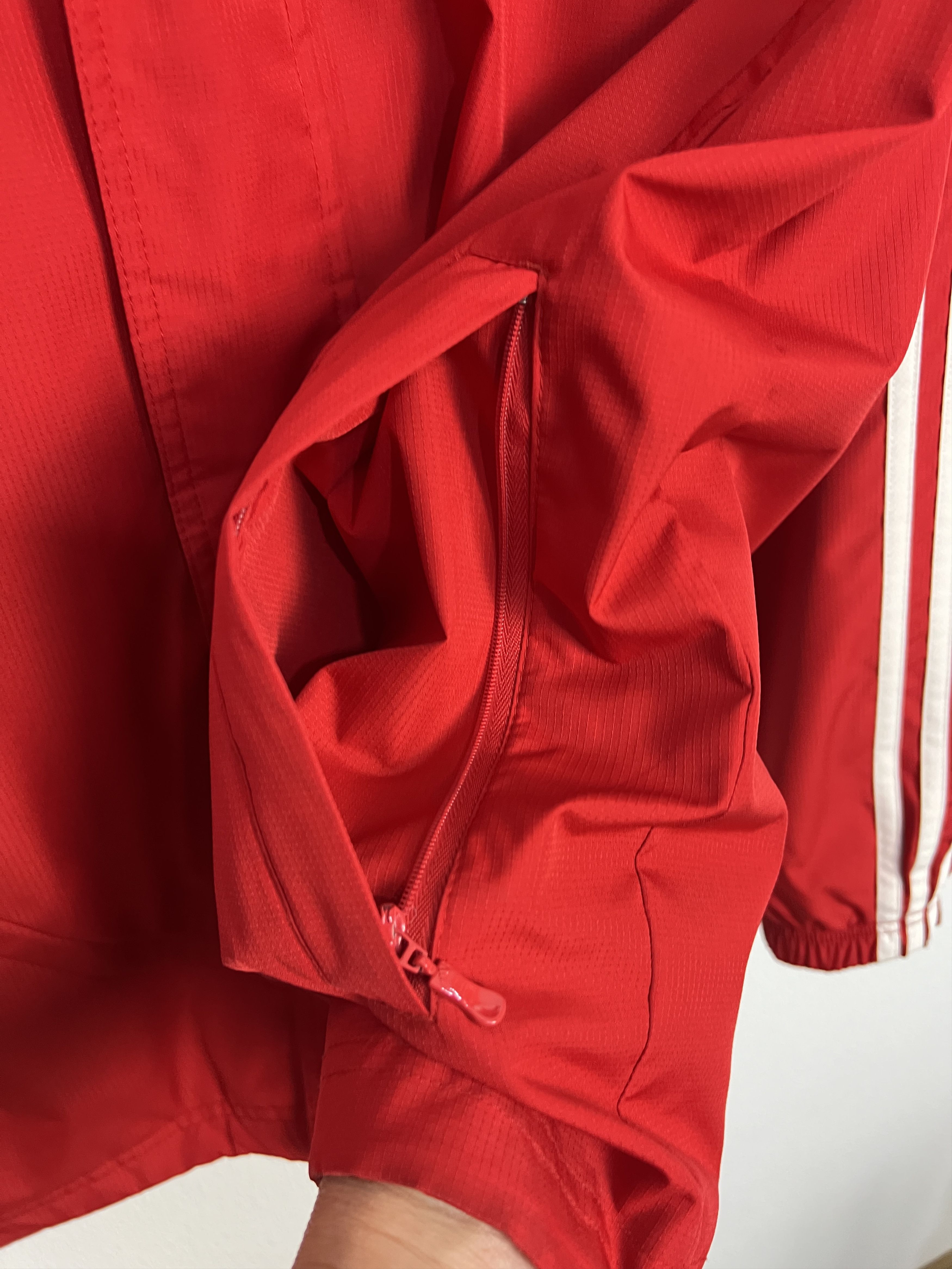 Adidas Vintage Adidas Liverpool Football Jacket Soccer Track Top Size US S / EU 44-46 / 1 - 6 Thumbnail