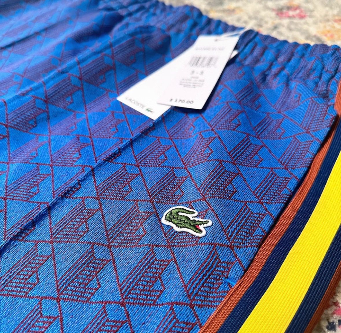 Lacoste Lacoste monogram new/newer worn size S Size US 32 / EU 48 - 2 Thumbnail