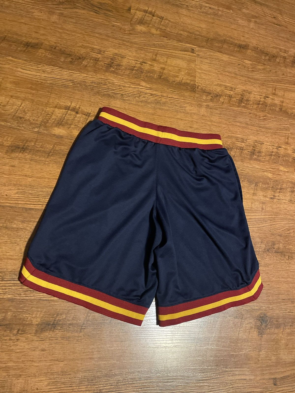 NBA Vintage Adidas NBA Cleveland Cavaliers LeBron James Shorts Size US 32 / EU 48 - 5 Thumbnail