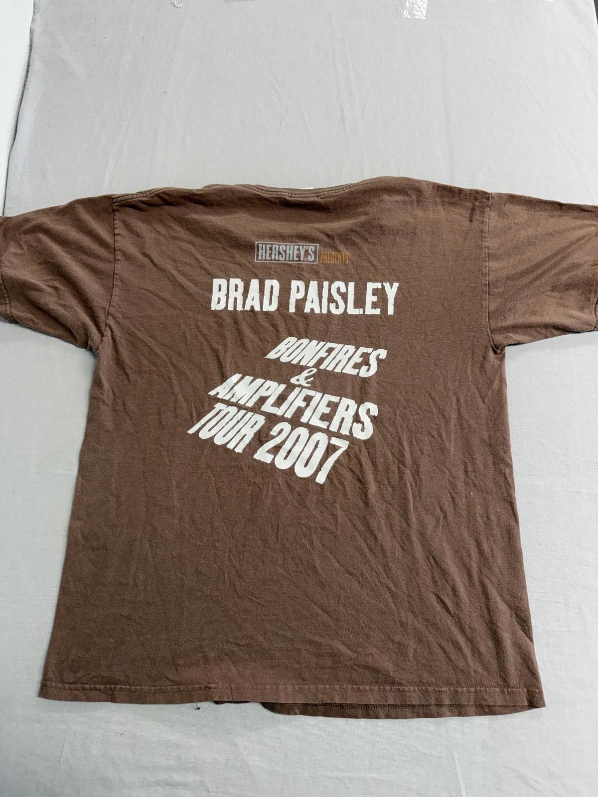 Gildan Brad Paisley Tour T-shirt Hershey's Bonfires Amplifiers 2007 Size US L / EU 52-54 / 3 - 2 Thumbnail