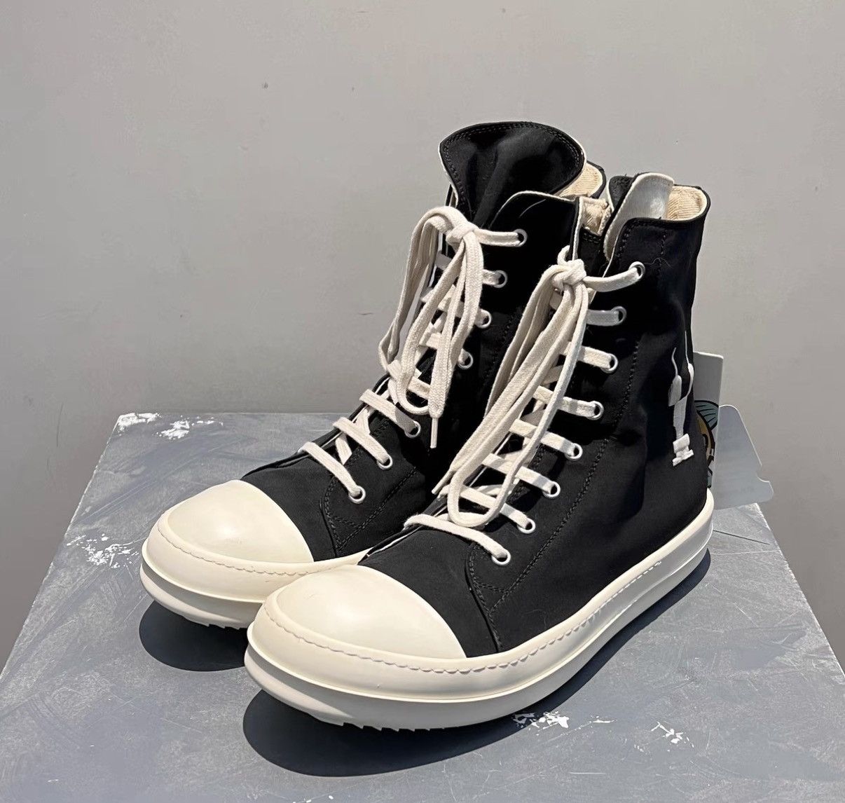Rick Owens Rick Owens DRKSHDW Portrait Logo Sneakers Size US 8 / EU 41 - 2 Thumbnail