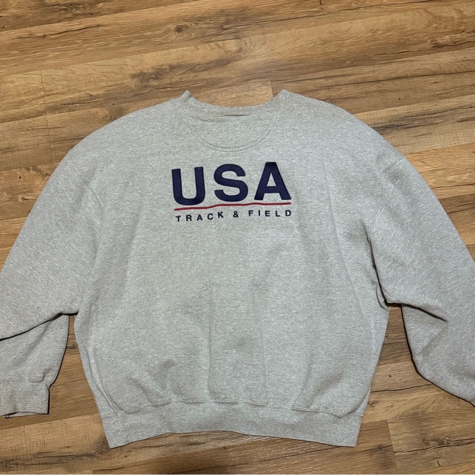 Nike Y2K Nike Team USA Track And Field Center Swoosh Crewneck Size US L / EU 52-54 / 3 - 2 Thumbnail
