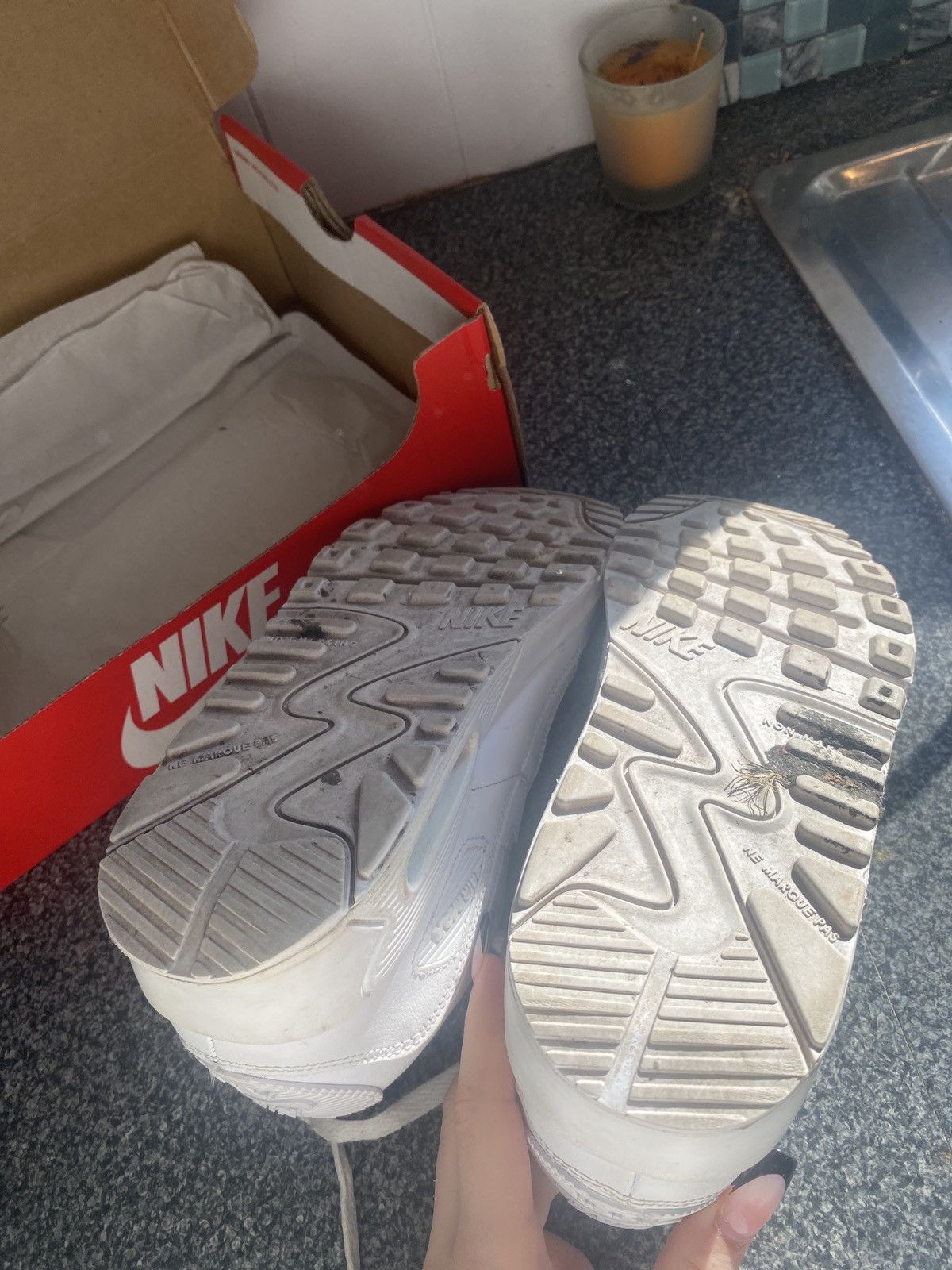 Nike Woman’s air maxes Size US 7 / IT 37 - 5 Thumbnail