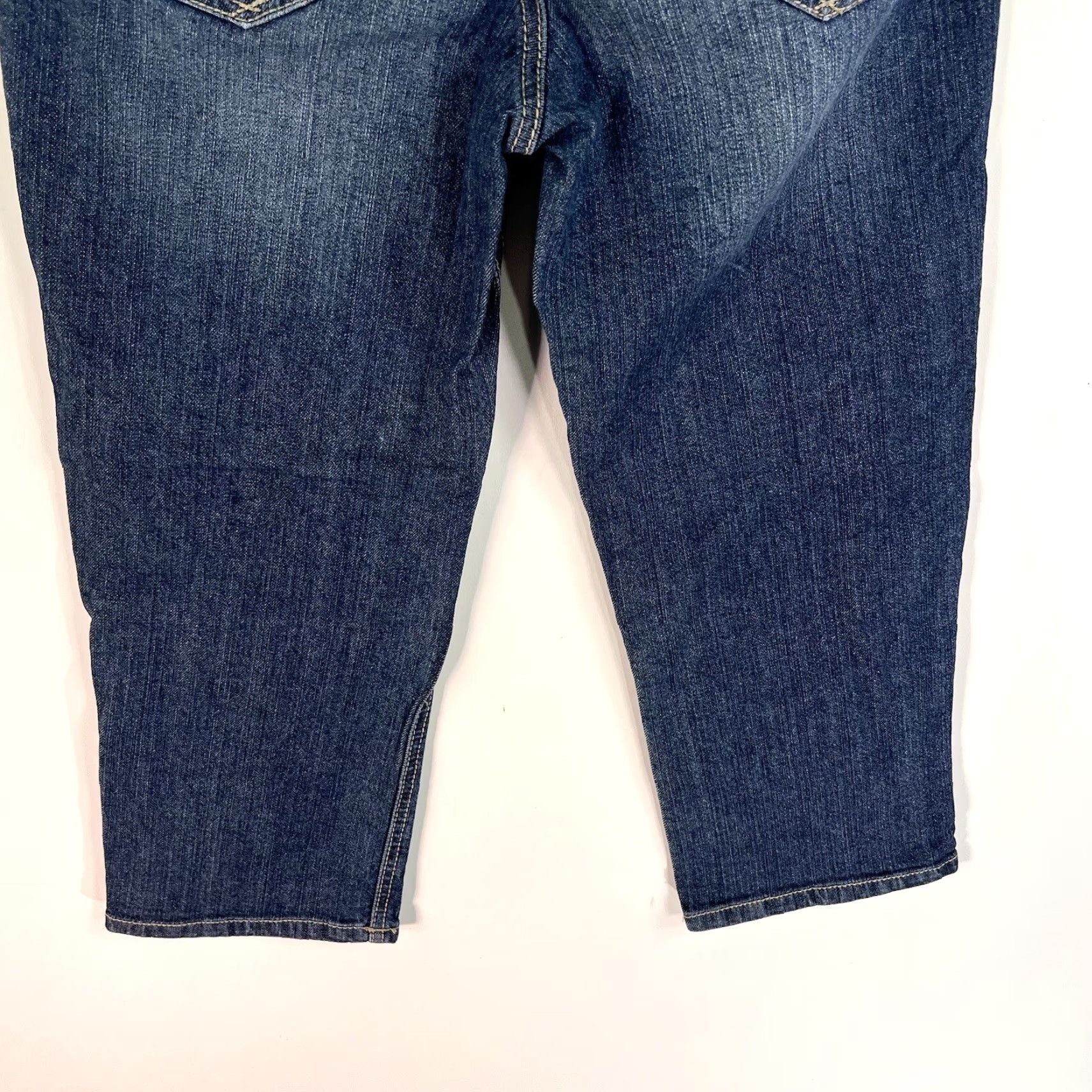 Vintage Democracy Jeans Cropped Distressed Blue Denim 8 Womens Regular Size 30 Inseam 22 Back Pockets Embroidered Belt Loops 5-Pocket Size 30" / US 8 / IT 44 - 7 Thumbnail