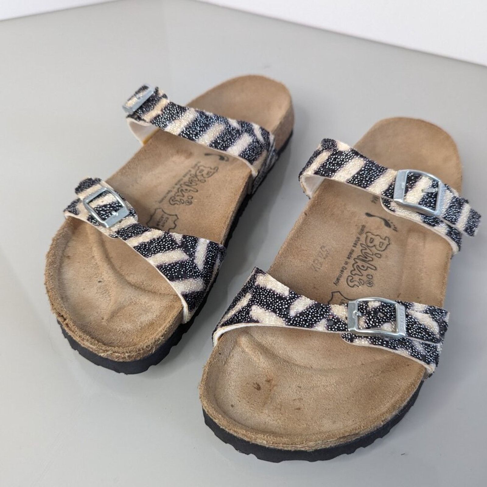Birkenstock Birkenstock Birkis Black Tahiti Beaded Double Strap Sandals Size US 6 / IT 36 - 9 Thumbnail