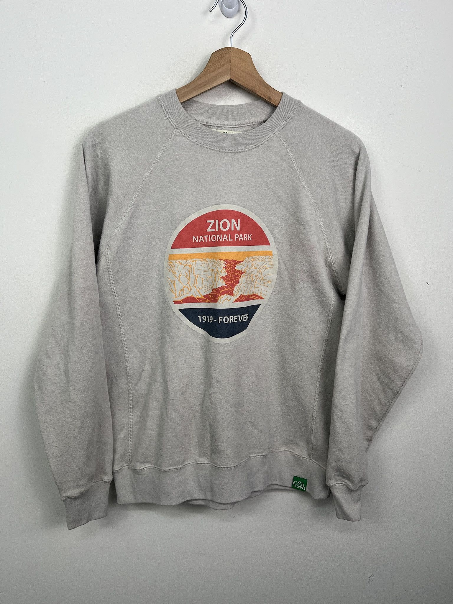 Vacation Vintage Sweatshirt Zion National park Raglan Crewneeck Sweatshirt Size XS Size US XS / EU 42 / 0 - 1 Thumbnail